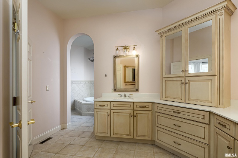 3115 Striegel Road, Carbondale, Illinois 62901, 4 Bedrooms Bedrooms, 0 ,3 BathroomsBathrooms,Residential,For Sale,Striegel,0,RMAEB456934