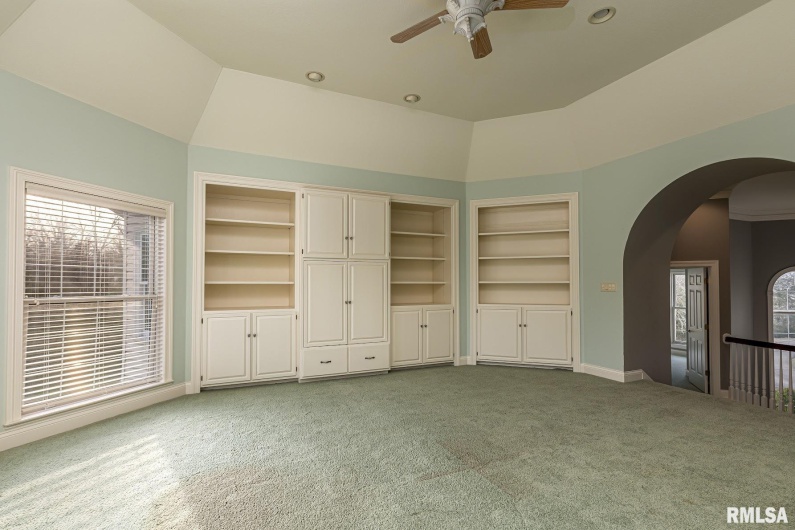 3115 Striegel Road, Carbondale, Illinois 62901, 4 Bedrooms Bedrooms, 0 ,3 BathroomsBathrooms,Residential,For Sale,Striegel,0,RMAEB456934
