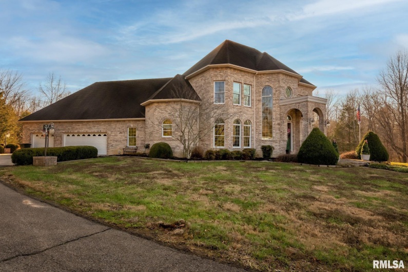 3115 Striegel Road, Carbondale, Illinois 62901, 4 Bedrooms Bedrooms, 0 ,3 BathroomsBathrooms,Residential,For Sale,Striegel,0,RMAEB456934