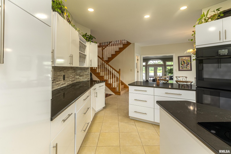 396 Lake Indian Hills Circle, Carbondale, Illinois 62902, 5 Bedrooms Bedrooms, 0 ,5 BathroomsBathrooms,Residential,For Sale,Lake Indian Hills,0,RMAEB453929
