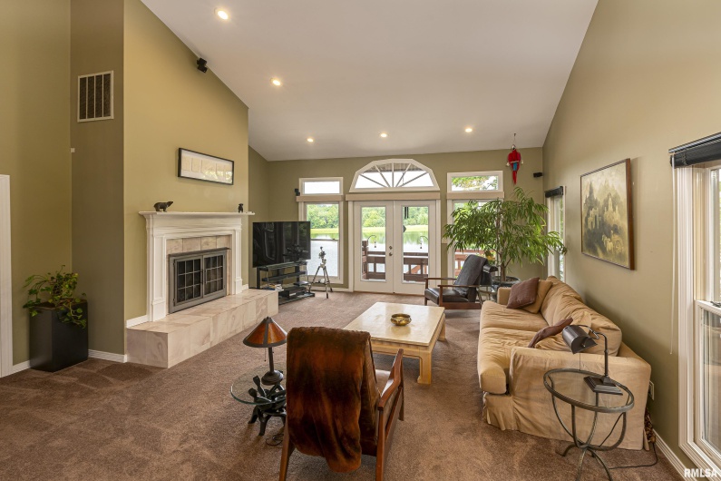 396 Lake Indian Hills Circle, Carbondale, Illinois 62902, 5 Bedrooms Bedrooms, 0 ,5 BathroomsBathrooms,Residential,For Sale,Lake Indian Hills,0,RMAEB453929