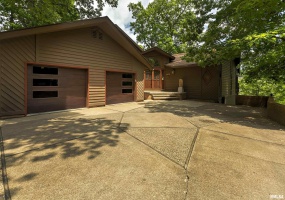 396 Lake Indian Hills Circle, Carbondale, Illinois 62902, 5 Bedrooms Bedrooms, 0 ,5 BathroomsBathrooms,Residential,For Sale,Lake Indian Hills,0,RMAEB453929
