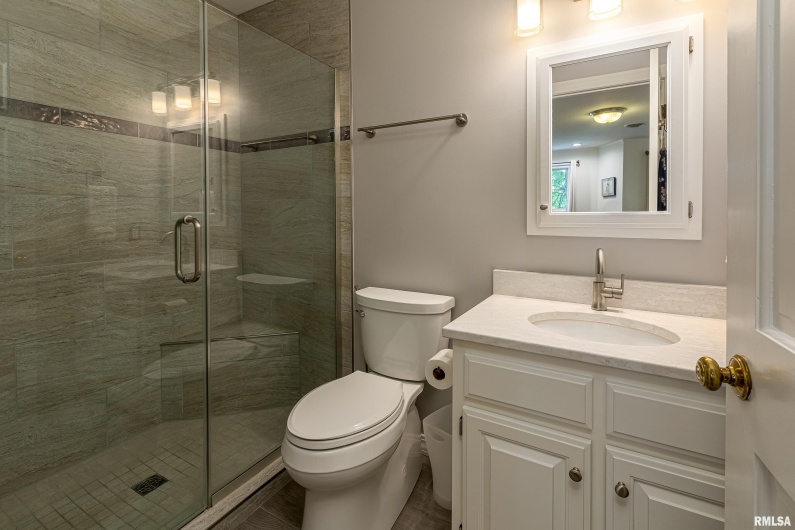 396 Lake Indian Hills Circle, Carbondale, Illinois 62902, 5 Bedrooms Bedrooms, 0 ,5 BathroomsBathrooms,Residential,For Sale,Lake Indian Hills,0,RMAEB453929