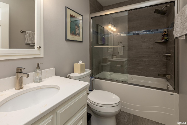 396 Lake Indian Hills Circle, Carbondale, Illinois 62902, 5 Bedrooms Bedrooms, 0 ,5 BathroomsBathrooms,Residential,For Sale,Lake Indian Hills,0,RMAEB453929