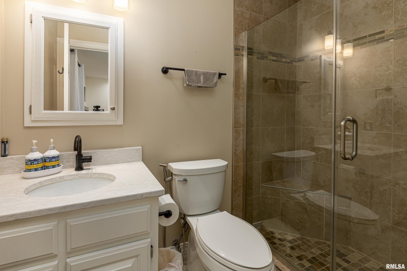 396 Lake Indian Hills Circle, Carbondale, Illinois 62902, 5 Bedrooms Bedrooms, 0 ,5 BathroomsBathrooms,Residential,For Sale,Lake Indian Hills,0,RMAEB453929
