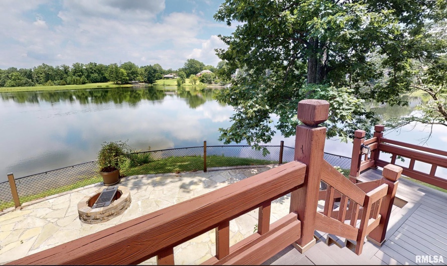 396 Lake Indian Hills Circle, Carbondale, Illinois 62902, 5 Bedrooms Bedrooms, 0 ,5 BathroomsBathrooms,Residential,For Sale,Lake Indian Hills,0,RMAEB453929