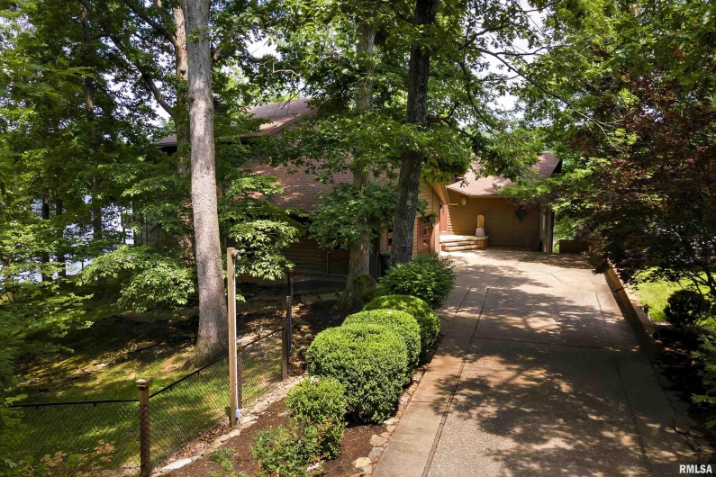 396 Lake Indian Hills Circle, Carbondale, Illinois 62902, 5 Bedrooms Bedrooms, 0 ,5 BathroomsBathrooms,Residential,For Sale,Lake Indian Hills,0,RMAEB453929