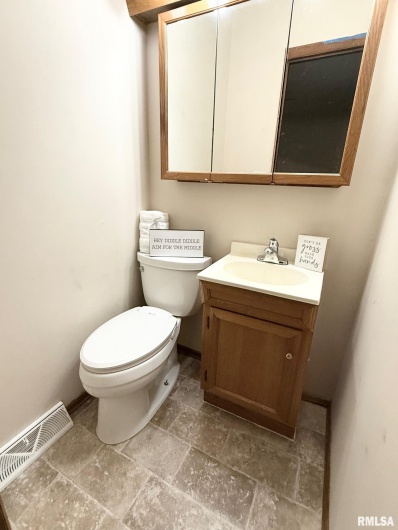 101 KIM Street, DeSoto, Illinois 62924, 3 Bedrooms Bedrooms, 0 ,1 BathroomBathrooms,Residential,For Sale,KIM,0,RMAQC4264481