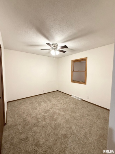 101 KIM Street, DeSoto, Illinois 62924, 3 Bedrooms Bedrooms, 0 ,1 BathroomBathrooms,Residential,For Sale,KIM,0,RMAQC4264481