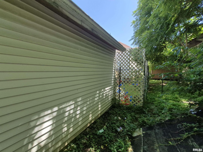 110 PARK Street, Harrisburg, Illinois 62946, 2 Bedrooms Bedrooms, 0 ,1 BathroomBathrooms,Residential,For Sale,PARK,0,RMAEB458459