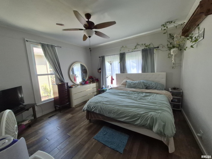 110 PARK Street, Harrisburg, Illinois 62946, 2 Bedrooms Bedrooms, 0 ,1 BathroomBathrooms,Residential,For Sale,PARK,0,RMAEB458459