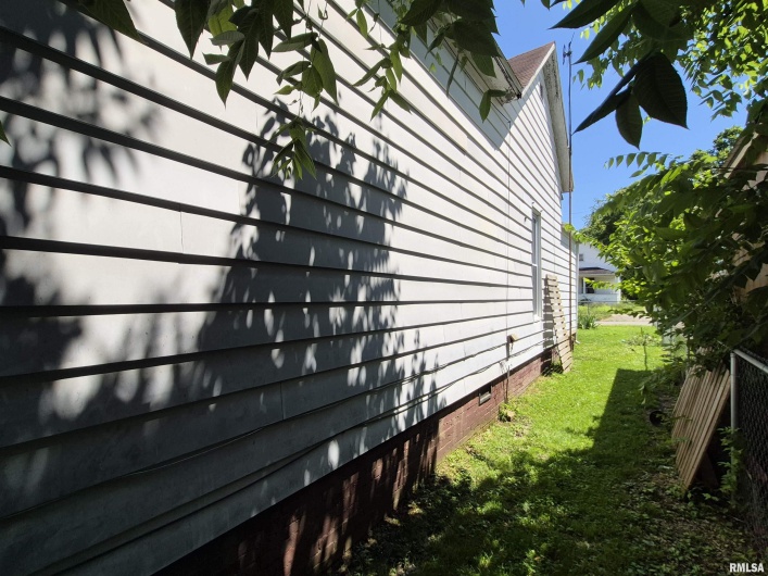 110 PARK Street, Harrisburg, Illinois 62946, 2 Bedrooms Bedrooms, 0 ,1 BathroomBathrooms,Residential,For Sale,PARK,0,RMAEB458459
