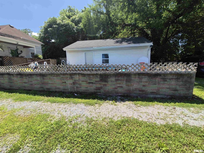 110 PARK Street, Harrisburg, Illinois 62946, 2 Bedrooms Bedrooms, 0 ,1 BathroomBathrooms,Residential,For Sale,PARK,0,RMAEB458459