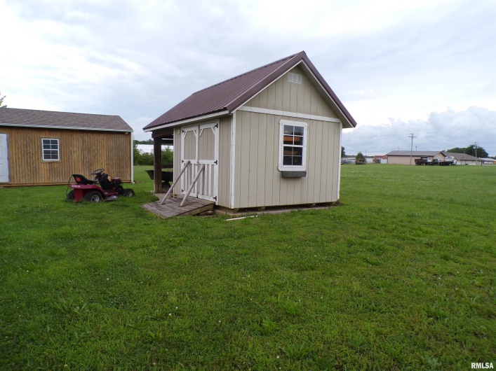 1821 MARK Drive, Sparta, Illinois 62286, 3 Bedrooms Bedrooms, 0 ,2 BathroomsBathrooms,Residential,For Sale,MARK,0,RMAEB458460
