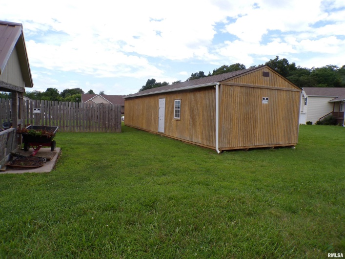 1821 MARK Drive, Sparta, Illinois 62286, 3 Bedrooms Bedrooms, 0 ,2 BathroomsBathrooms,Residential,For Sale,MARK,0,RMAEB458460