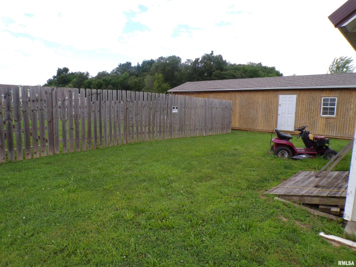 1821 MARK Drive, Sparta, Illinois 62286, 3 Bedrooms Bedrooms, 0 ,2 BathroomsBathrooms,Residential,For Sale,MARK,0,RMAEB458460