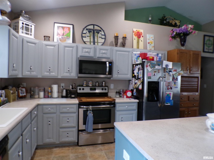 1821 MARK Drive, Sparta, Illinois 62286, 3 Bedrooms Bedrooms, 0 ,2 BathroomsBathrooms,Residential,For Sale,MARK,0,RMAEB458460