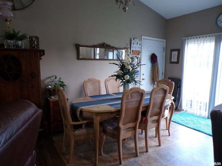 1821 MARK Drive, Sparta, Illinois 62286, 3 Bedrooms Bedrooms, 0 ,2 BathroomsBathrooms,Residential,For Sale,MARK,0,RMAEB458460