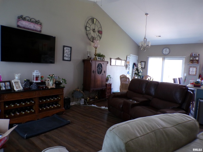1821 MARK Drive, Sparta, Illinois 62286, 3 Bedrooms Bedrooms, 0 ,2 BathroomsBathrooms,Residential,For Sale,MARK,0,RMAEB458460