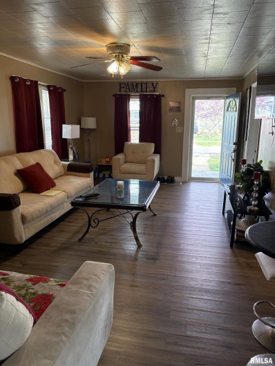 1308 GLENDALE Street, Marion, Illinois 62959, 2 Bedrooms Bedrooms, 0 ,1 BathroomBathrooms,Residential,For Sale,GLENDALE,0,RMAEB457713