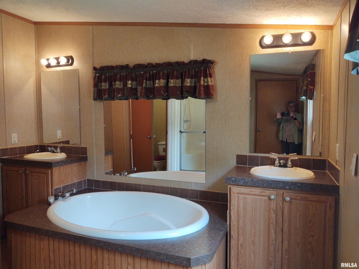 201 ROYAL Street, Goreville, Illinois 62939, 3 Bedrooms Bedrooms, 0 ,2 BathroomsBathrooms,Residential,For Sale,ROYAL,0,RMAEB455004