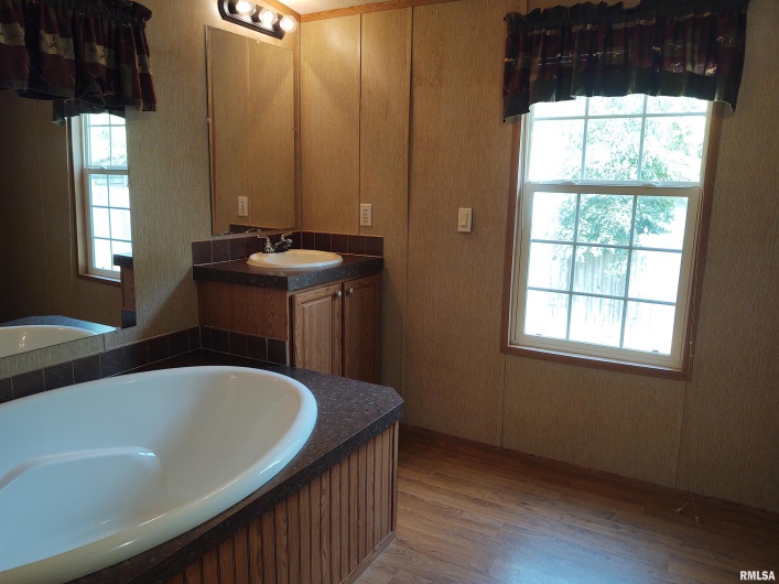 201 ROYAL Street, Goreville, Illinois 62939, 3 Bedrooms Bedrooms, 0 ,2 BathroomsBathrooms,Residential,For Sale,ROYAL,0,RMAEB455004