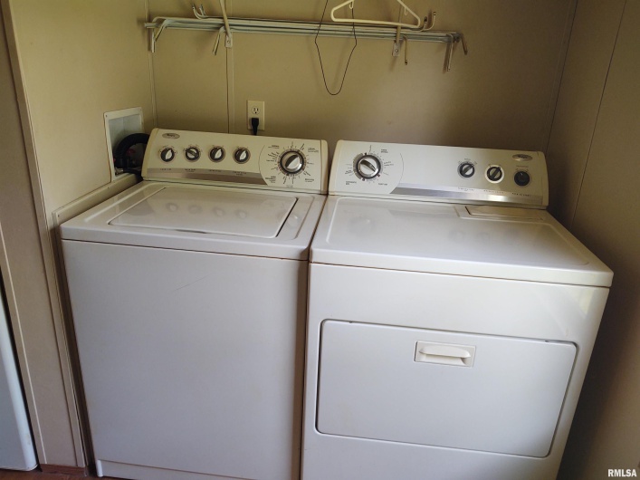 201 ROYAL Street, Goreville, Illinois 62939, 3 Bedrooms Bedrooms, 0 ,2 BathroomsBathrooms,Residential,For Sale,ROYAL,0,RMAEB455004