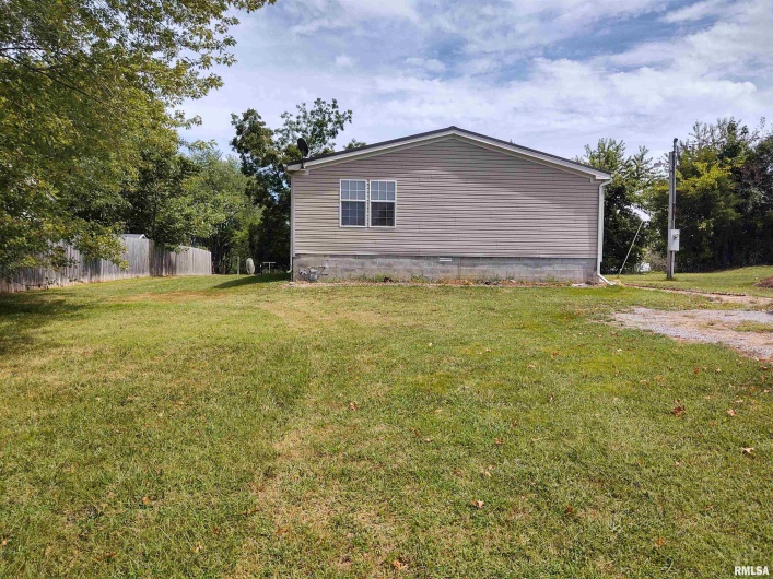 201 ROYAL Street, Goreville, Illinois 62939, 3 Bedrooms Bedrooms, 0 ,2 BathroomsBathrooms,Residential,For Sale,ROYAL,0,RMAEB455004
