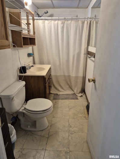 405 SHAW Street, Harrisburg, Illinois 62946, 4 Bedrooms Bedrooms, 0 ,2 BathroomsBathrooms,Residential,For Sale,SHAW,0,RMAEB458472