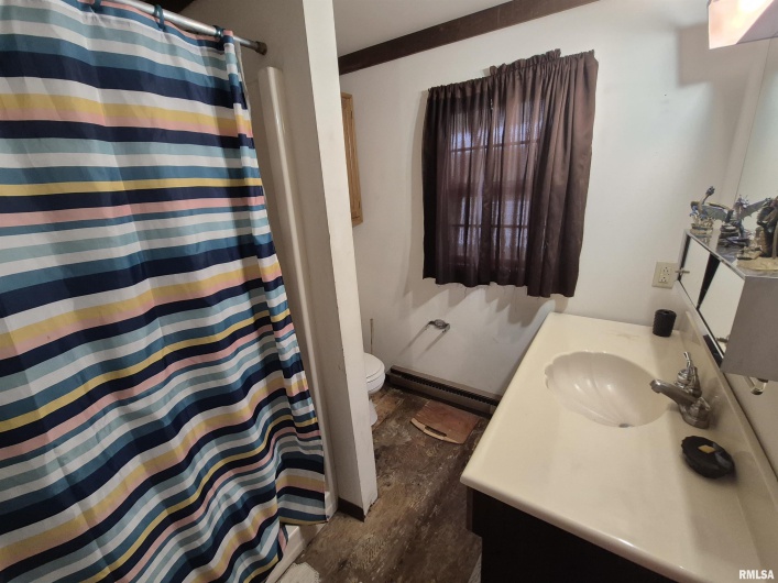 405 SHAW Street, Harrisburg, Illinois 62946, 4 Bedrooms Bedrooms, 0 ,2 BathroomsBathrooms,Residential,For Sale,SHAW,0,RMAEB458472