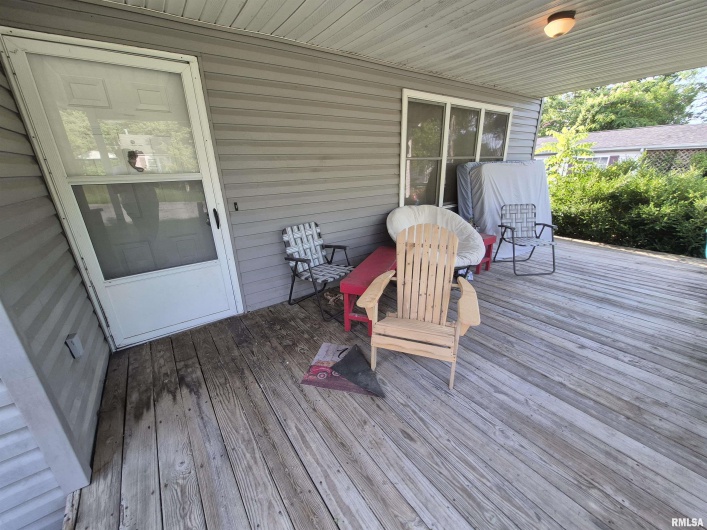 405 SHAW Street, Harrisburg, Illinois 62946, 4 Bedrooms Bedrooms, 0 ,2 BathroomsBathrooms,Residential,For Sale,SHAW,0,RMAEB458472