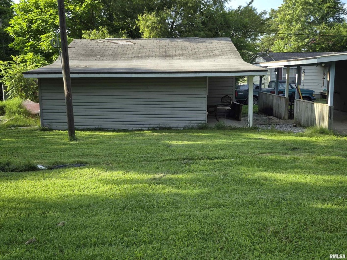 405 SHAW Street, Harrisburg, Illinois 62946, 4 Bedrooms Bedrooms, 0 ,2 BathroomsBathrooms,Residential,For Sale,SHAW,0,RMAEB458472