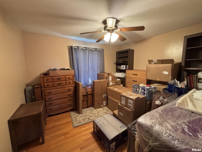 49 Jon Street, Metropolis, Illinois 62960, 5 Bedrooms Bedrooms, 0 ,3 BathroomsBathrooms,Residential,For Sale,Jon,0,RMAEB458473