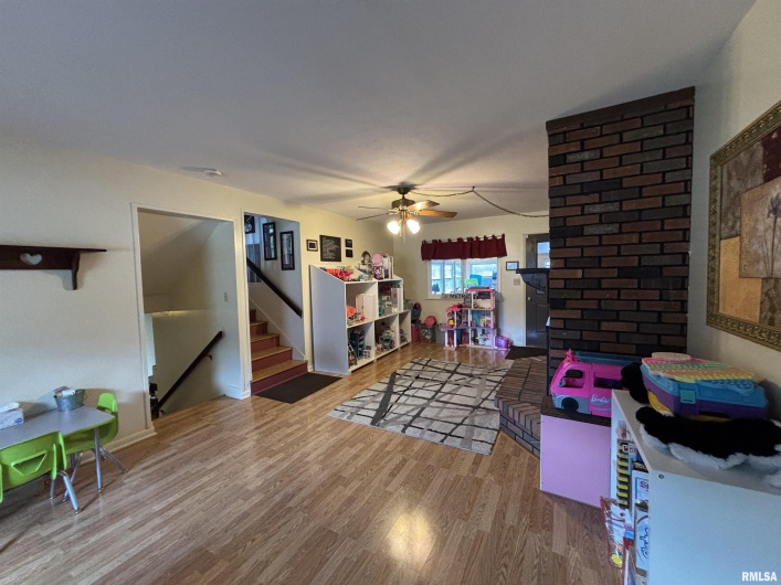 49 Jon Street, Metropolis, Illinois 62960, 5 Bedrooms Bedrooms, 0 ,3 BathroomsBathrooms,Residential,For Sale,Jon,0,RMAEB458473