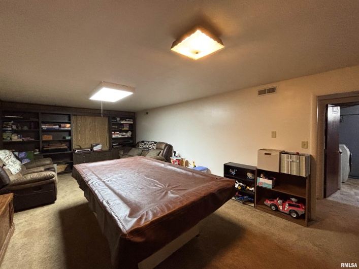 49 Jon Street, Metropolis, Illinois 62960, 5 Bedrooms Bedrooms, 0 ,3 BathroomsBathrooms,Residential,For Sale,Jon,0,RMAEB458473
