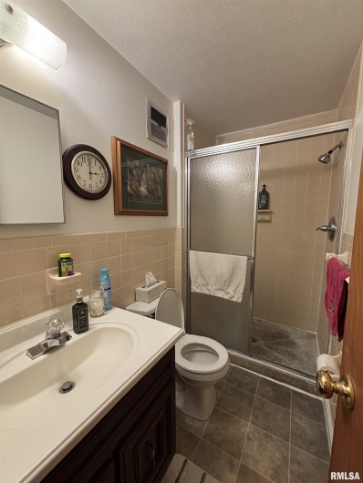 49 Jon Street, Metropolis, Illinois 62960, 5 Bedrooms Bedrooms, 0 ,3 BathroomsBathrooms,Residential,For Sale,Jon,0,RMAEB458473