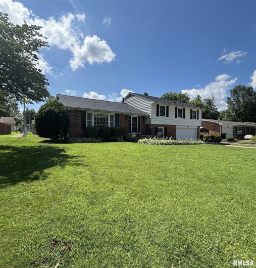 49 Jon Street, Metropolis, Illinois 62960, 5 Bedrooms Bedrooms, 0 ,3 BathroomsBathrooms,Residential,For Sale,Jon,0,RMAEB458473