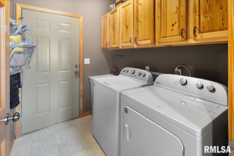 1615 POSEY Street, Marion, Illinois 62959, 3 Bedrooms Bedrooms, 0 ,2 BathroomsBathrooms,Residential,For Sale,POSEY,0,RMAEB458477