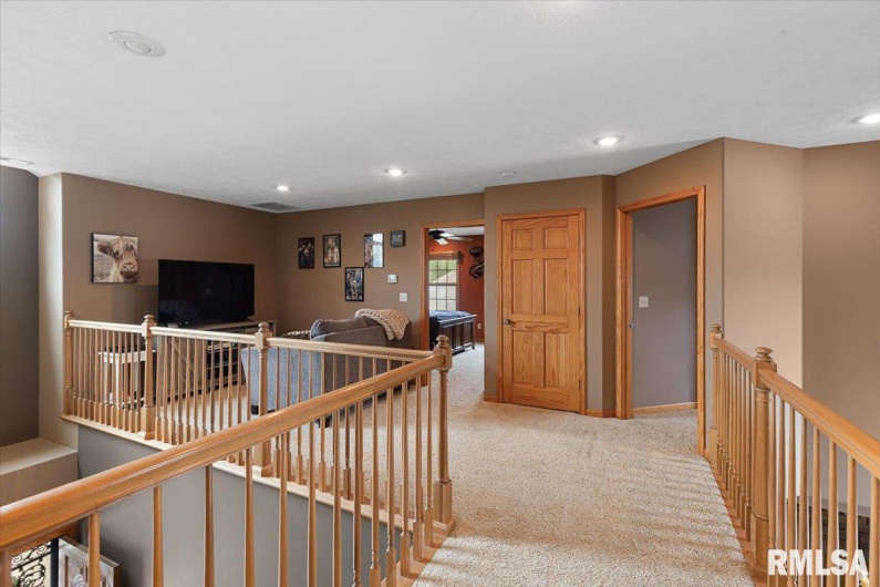 1615 POSEY Street, Marion, Illinois 62959, 3 Bedrooms Bedrooms, 0 ,2 BathroomsBathrooms,Residential,For Sale,POSEY,0,RMAEB458477
