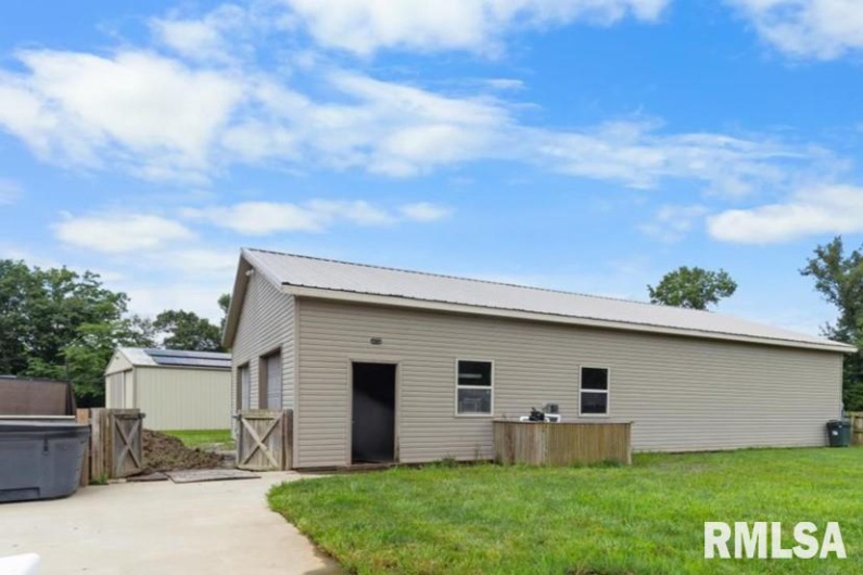 1615 POSEY Street, Marion, Illinois 62959, 3 Bedrooms Bedrooms, 0 ,2 BathroomsBathrooms,Residential,For Sale,POSEY,0,RMAEB458477