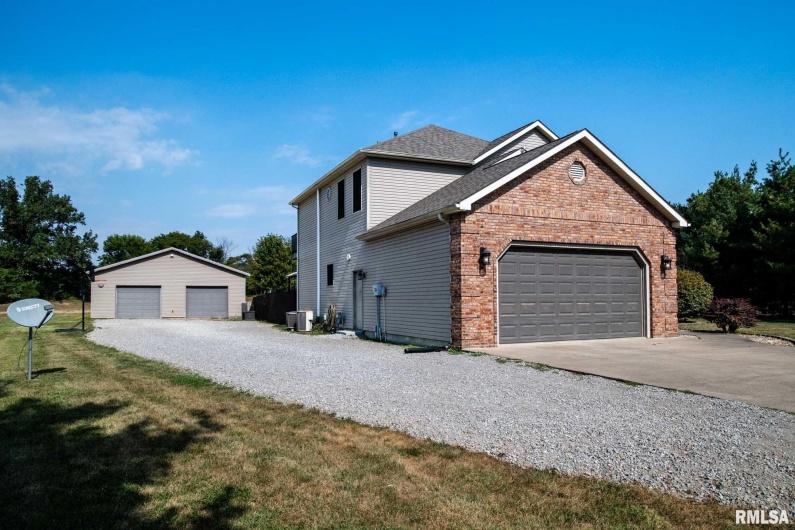 1615 POSEY Street, Marion, Illinois 62959, 3 Bedrooms Bedrooms, 0 ,2 BathroomsBathrooms,Residential,For Sale,POSEY,0,RMAEB458477