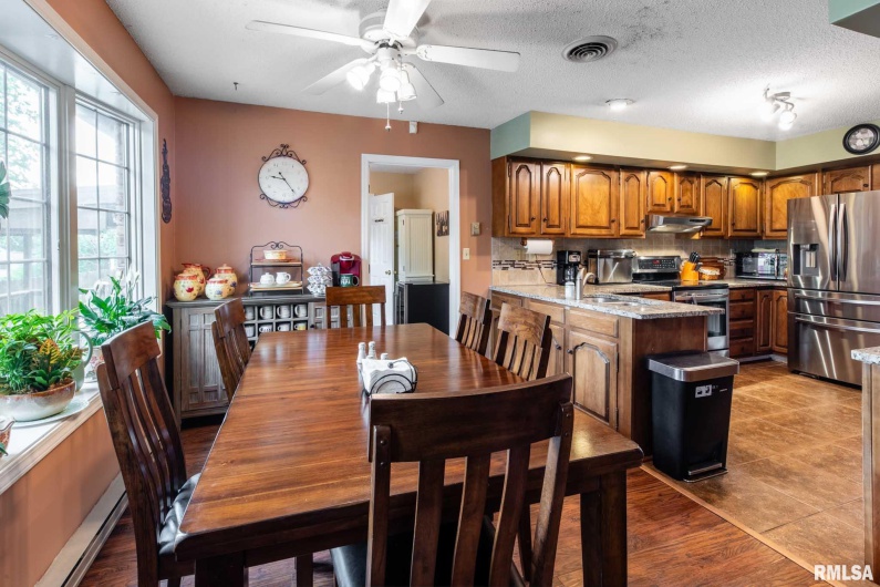 1814 Testa Drive, Marion, Illinois 62959, 4 Bedrooms Bedrooms, 0 ,2 BathroomsBathrooms,Residential,For Sale,Testa,0,RMAQC4264597