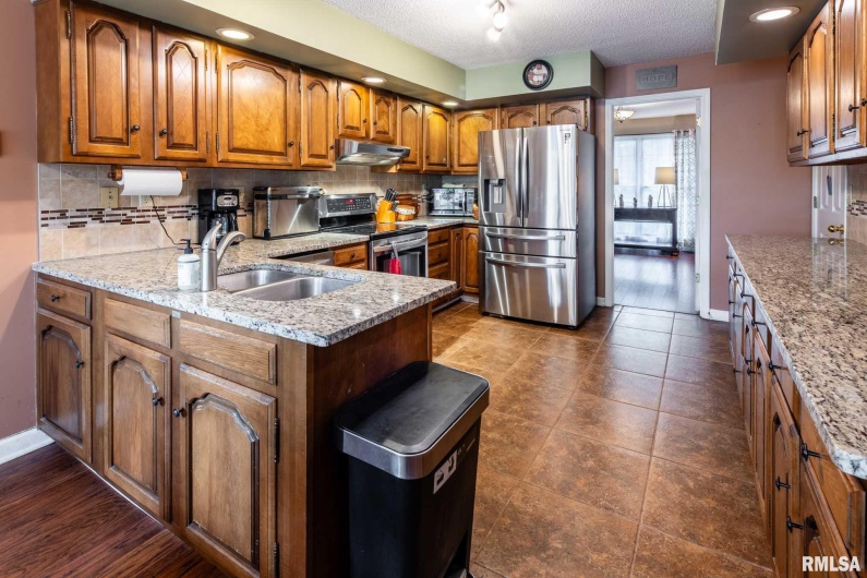 1814 Testa Drive, Marion, Illinois 62959, 4 Bedrooms Bedrooms, 0 ,2 BathroomsBathrooms,Residential,For Sale,Testa,0,RMAQC4264597