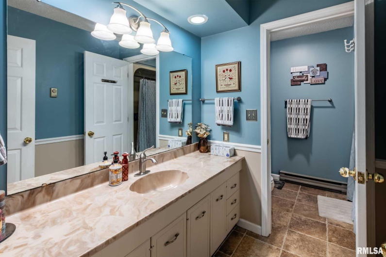1814 Testa Drive, Marion, Illinois 62959, 4 Bedrooms Bedrooms, 0 ,2 BathroomsBathrooms,Residential,For Sale,Testa,0,RMAQC4264597