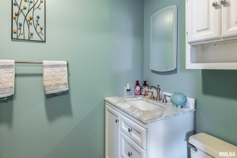1814 Testa Drive, Marion, Illinois 62959, 4 Bedrooms Bedrooms, 0 ,2 BathroomsBathrooms,Residential,For Sale,Testa,0,RMAQC4264597