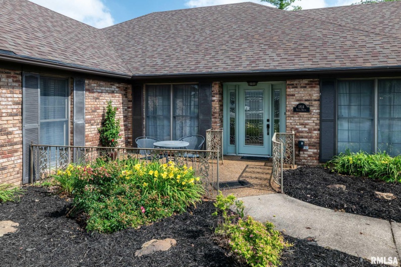 1814 Testa Drive, Marion, Illinois 62959, 4 Bedrooms Bedrooms, 0 ,2 BathroomsBathrooms,Residential,For Sale,Testa,0,RMAQC4264597