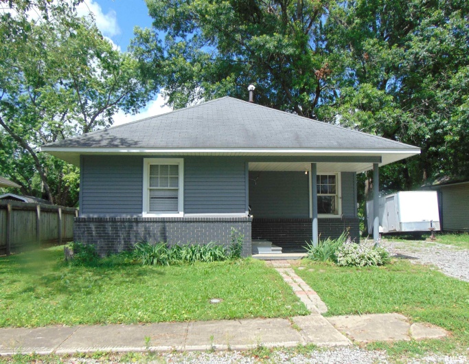 1306 NEWTON Avenue, Johnston City, Illinois 62959, 3 Bedrooms Bedrooms, 0 ,1 BathroomBathrooms,Residential,For Sale,NEWTON,0,RMAQC4264601