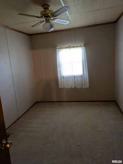 1205 BURGESS Avenue, Johnston City, Illinois 62951, 3 Bedrooms Bedrooms, 0 ,1 BathroomBathrooms,Residential,For Sale,BURGESS,0,RMAEB458483