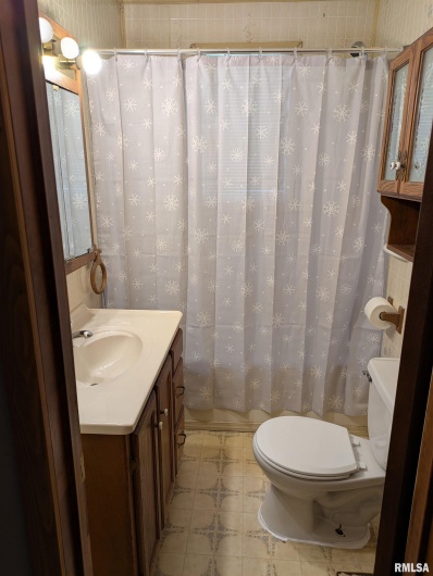 1205 BURGESS Avenue, Johnston City, Illinois 62951, 3 Bedrooms Bedrooms, 0 ,1 BathroomBathrooms,Residential,For Sale,BURGESS,0,RMAEB458483
