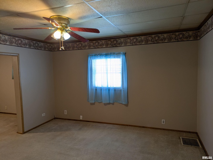 1205 BURGESS Avenue, Johnston City, Illinois 62951, 3 Bedrooms Bedrooms, 0 ,1 BathroomBathrooms,Residential,For Sale,BURGESS,0,RMAEB458483